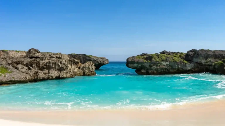 The sheltered turquoise cove at Mandorak Beach